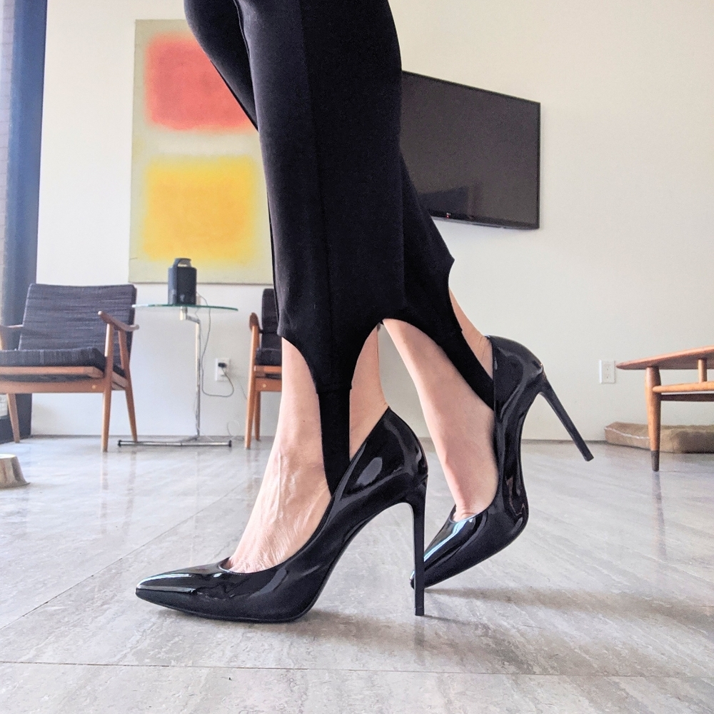 SOLD~Yves Saint Laurent Patent Leather Pump